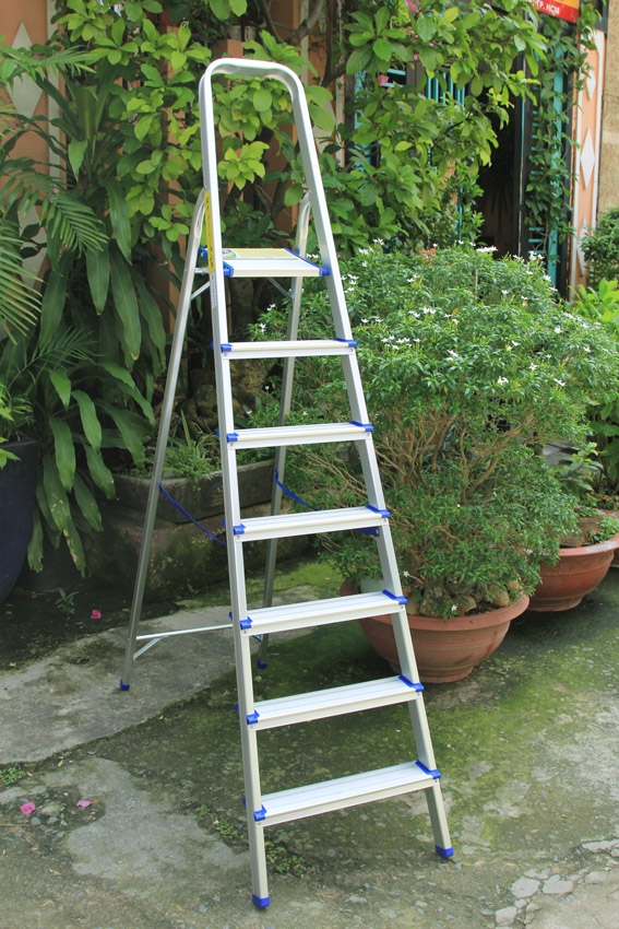 thang ghế nhôm nikita al07