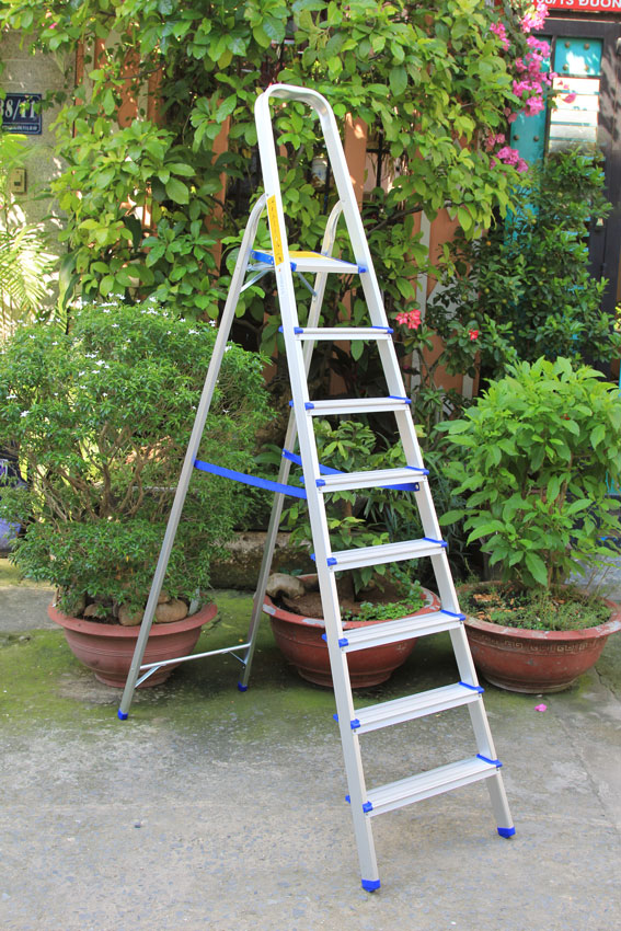 thang ghế nhôm nikita al08