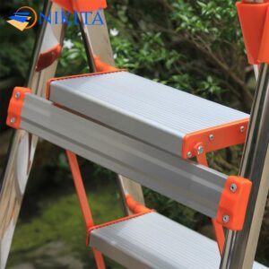Thang ghế tay vịn bậc lớn NIKITA