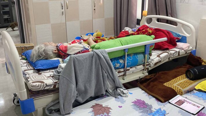 Giường bệnh nikita đa chức năng DCN16