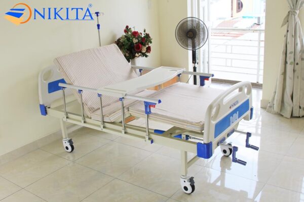 Giường bệnh nhân tay quay NIKITA DCN02