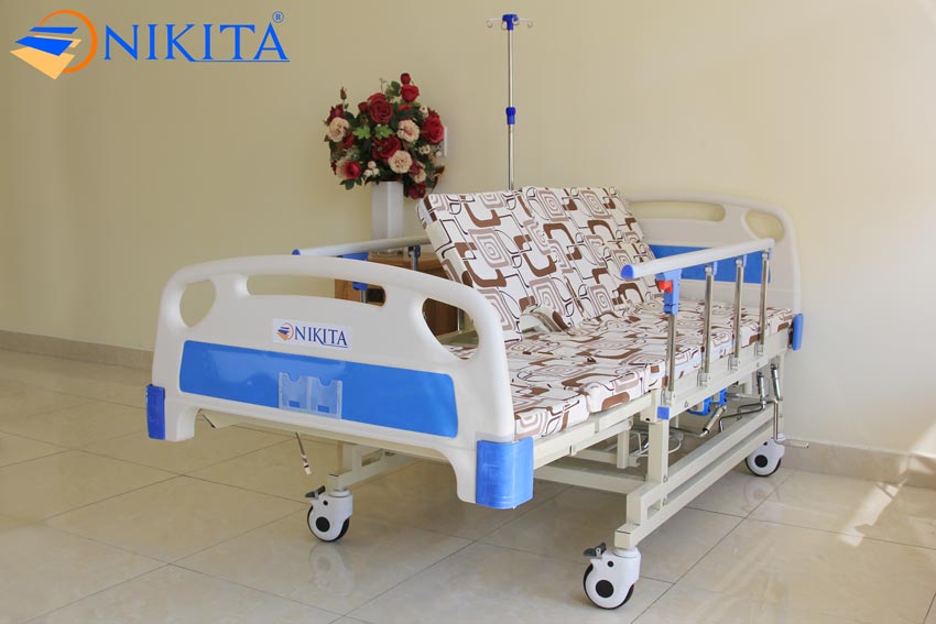 Giường bệnh có bô vệ sinh NIKITA DCN04