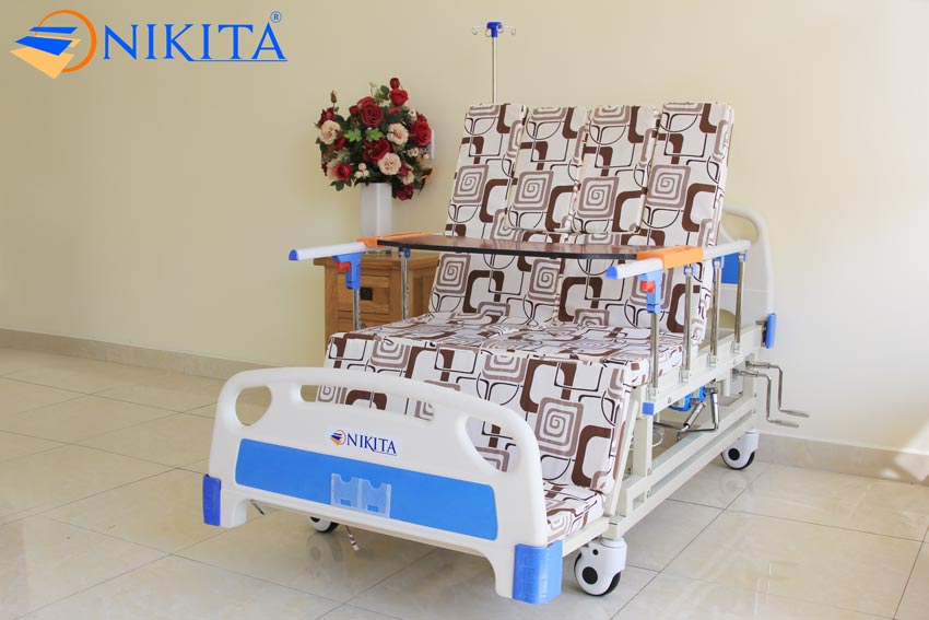 Giường bệnh có bô vệ sinh NIKITA DCN04