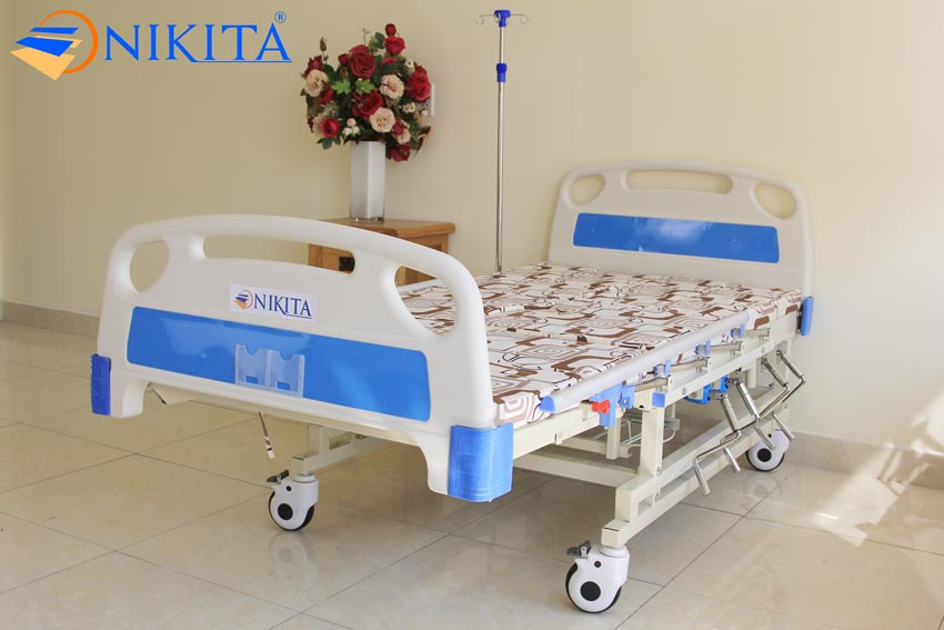 Giường bệnh có bô vệ sinh NIKITA DCN04