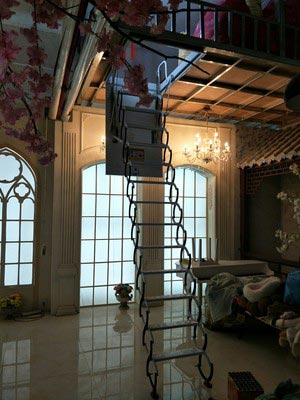 Thang gác xếp gác mái ốp trần Nikita
