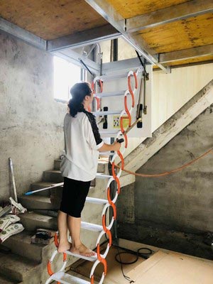 Thang gác xếp gác mái ốp trần Nikita